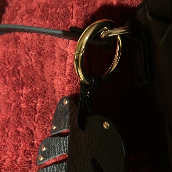 Vintage Luxury fashion faux  leather studded leaf design Large key ring - Picture 9 of 11